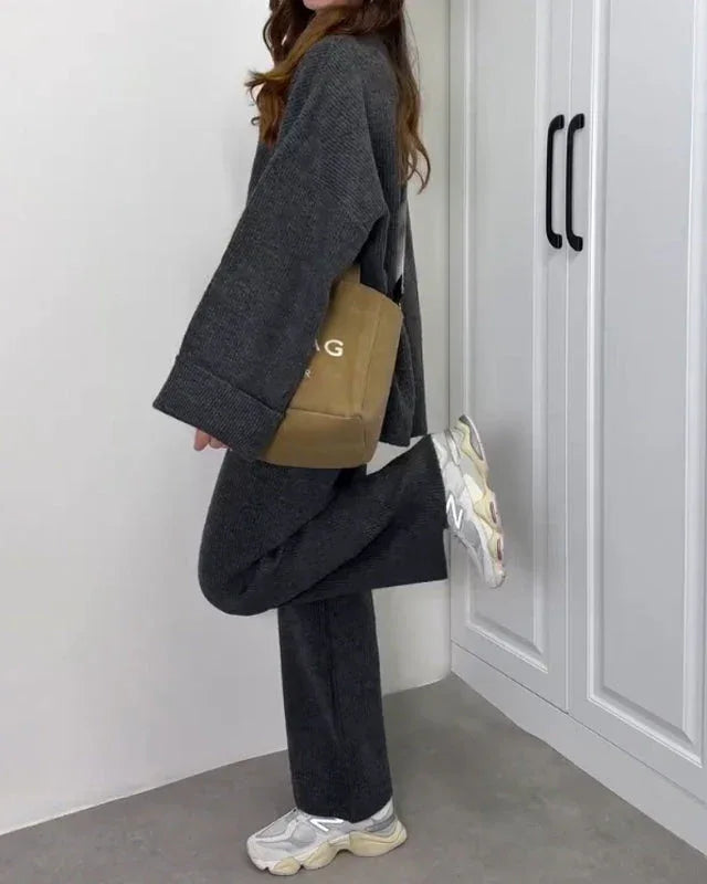 DELILAH™ - Comfy Two-Piece Set - MABEL LONDON