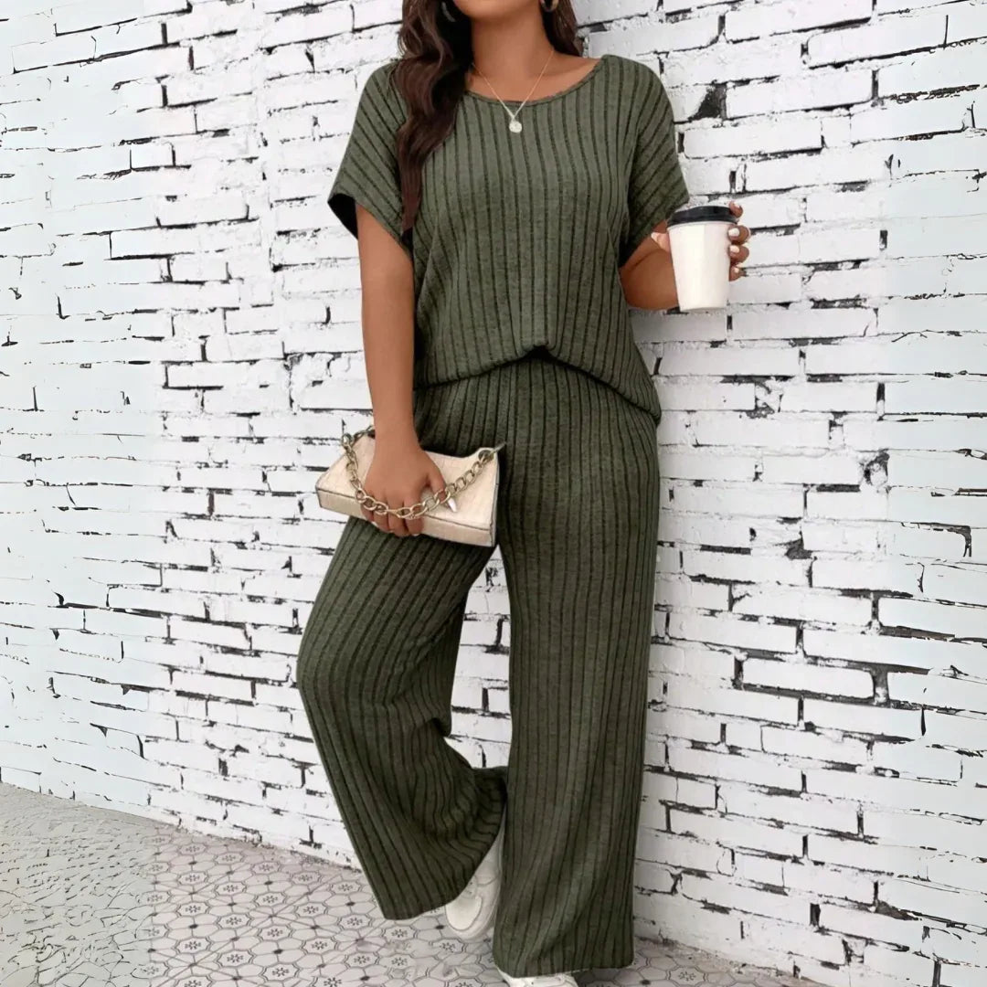 WAUNA™ - Casual Plus Size Short Sleeve Top and Pants Set - MABEL LONDON