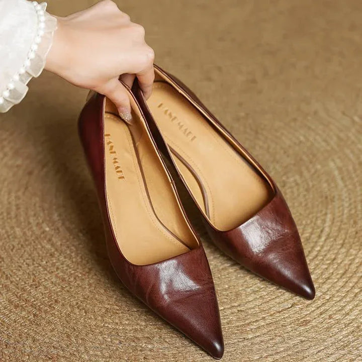 Sarah | Refined Pointed Toe Leather Pumps - MABEL LONDON
