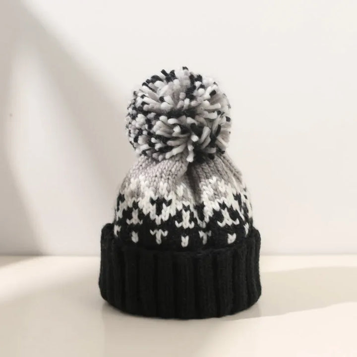 TAMARA™– Cozy Snowflake Pom Beanie - MABEL LONDON