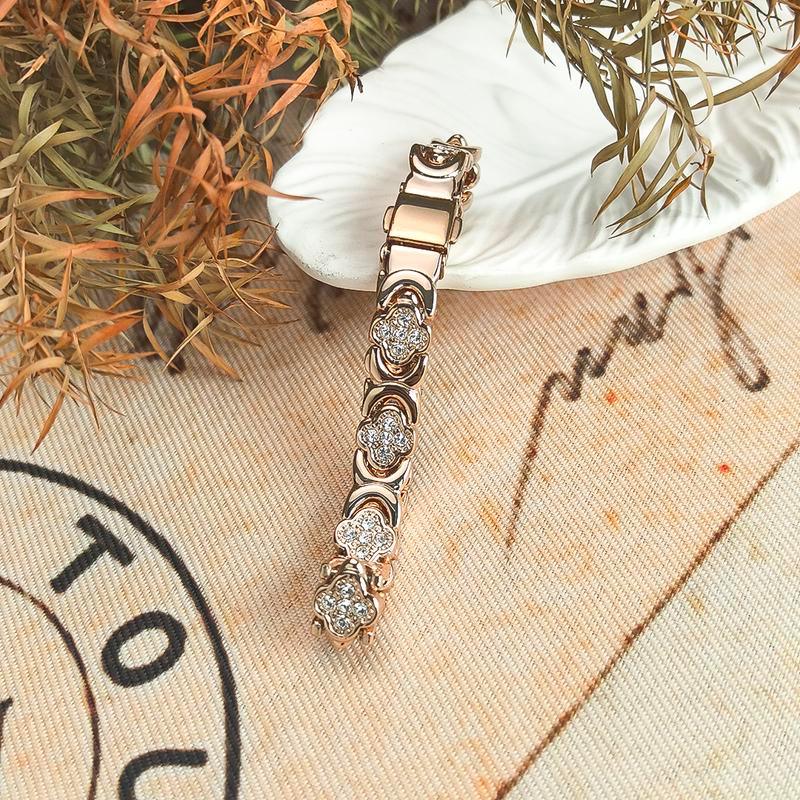 AURELIA™ – Elegant Magnetic Copper Bangle - MABEL LONDON