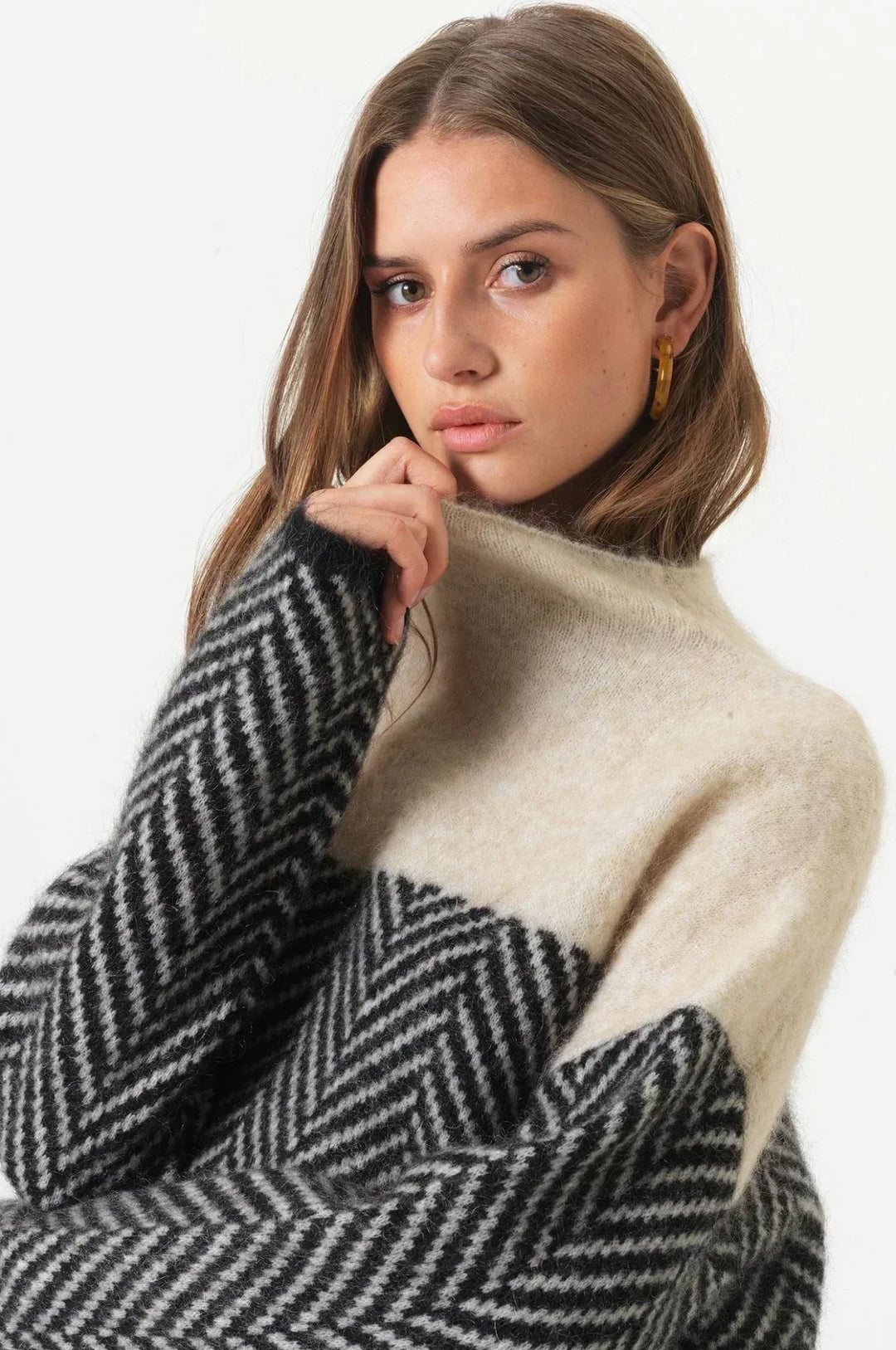 Gia - Luxury Cashmere Roll Neck Jumper - MABEL LONDON
